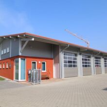 Hof mit Geberbebauten erstellt durch die Fa. Andreas Bauer GmbH aus einem anderen Blickwinkel